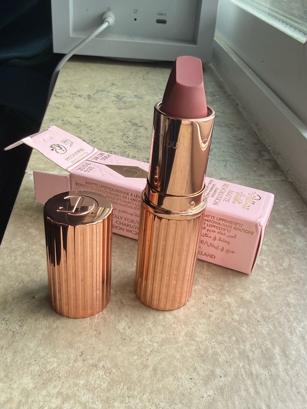 Charlotte Tilbury Pillow Talk Matte Revolution Lipstick - Medium Pink